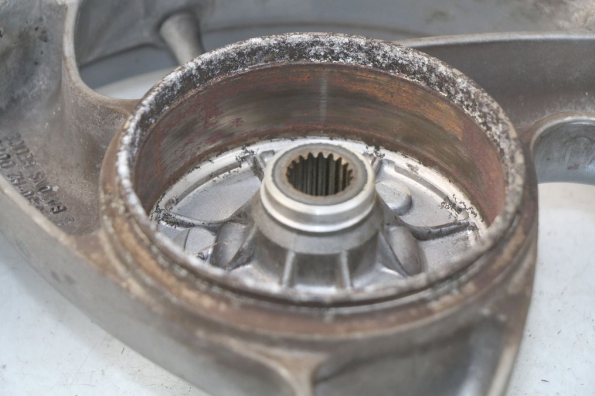 photo de LLANTA TRASERA PEUGEOT VIVACITY 100 (1999 - 2008) - Primer plano técnico