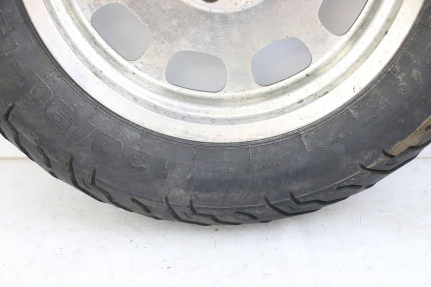 photo de LLANTA TRASERA DAELIM VL DAYSTAR 125 (2000 - 2011) - Primer plano técnico