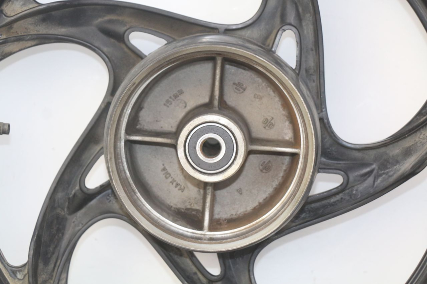 photo de LLANTA TRASERA SYM WOLF SB 125 (2011 - 2018) - Características distintivas