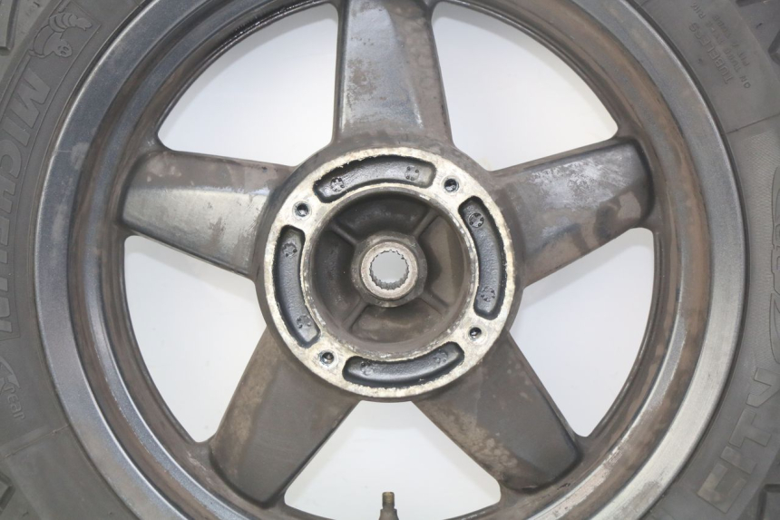 photo de LLANTA TRASERA YAMAHA XMAX X-MAX 125 (2006 - 2009) - Detalles de los puntos de fijación