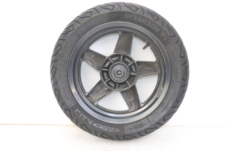 photo de LLANTA TRASERA YAMAHA XMAX X-MAX 125 (2006 - 2009) - Detalle de la pieza