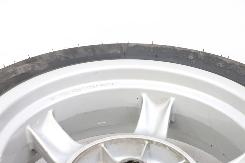 photo de LLANTA TRASERA KYMCO XCITING 250 (2006 - 2009) - Primer plano técnico