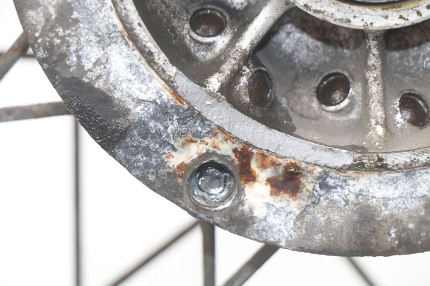 photo de LLANTA TRASERA SUZUKI XF FREEWIND 650 (1997 - 2003) - Detalle de la pieza