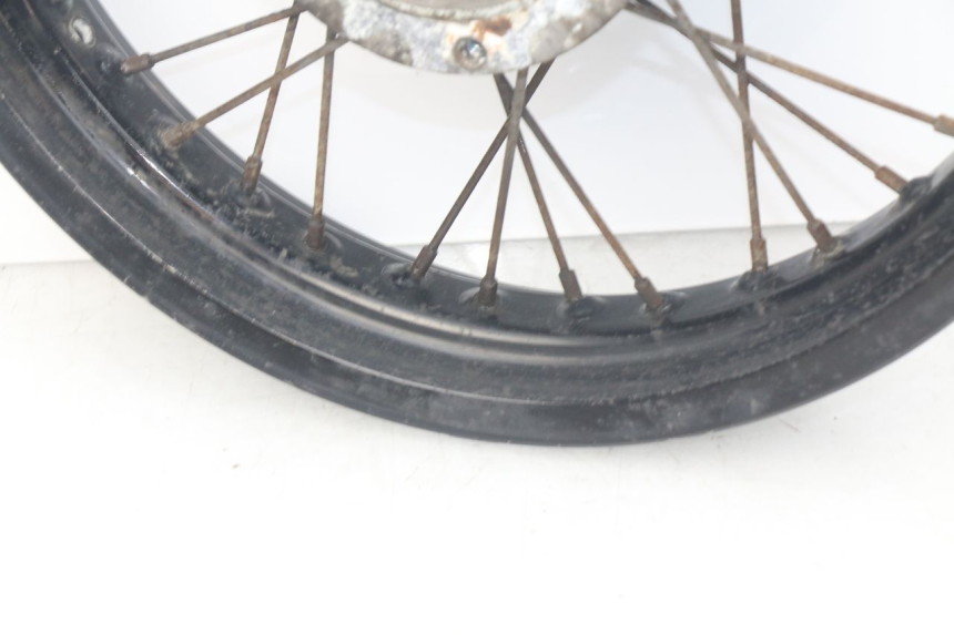 photo de LLANTA TRASERA SUZUKI XF FREEWIND 650 (1997 - 2003) - Zoom sobre los componentes