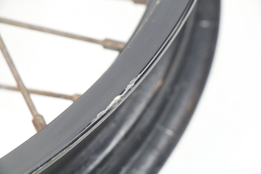 photo de LLANTA TRASERA SUZUKI XF FREEWIND 650 (1997 - 2003) - Otra perspectiva