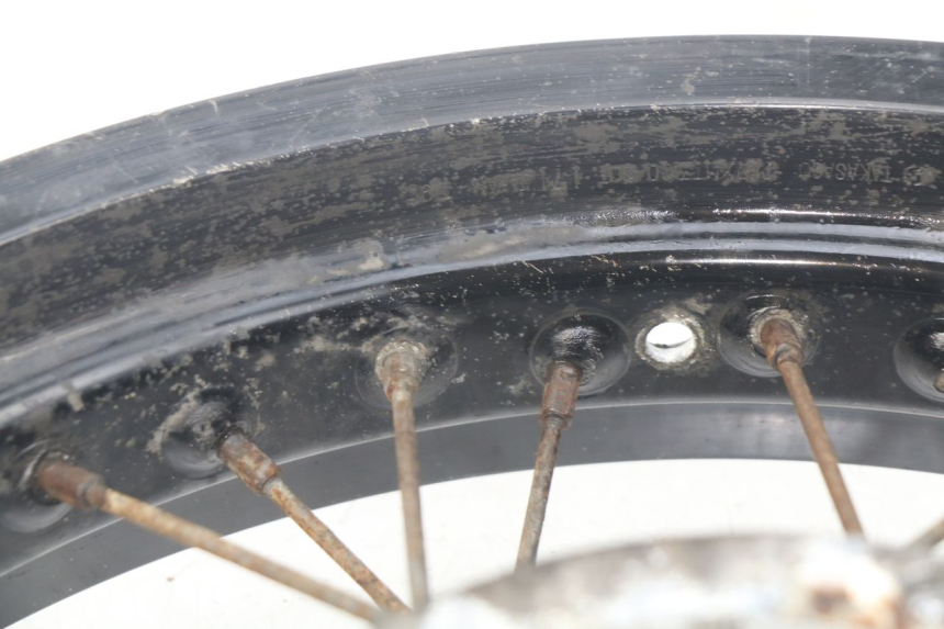 photo de LLANTA TRASERA SUZUKI XF FREEWIND 650 (1997 - 2003) - Detalles de los puntos de fijación