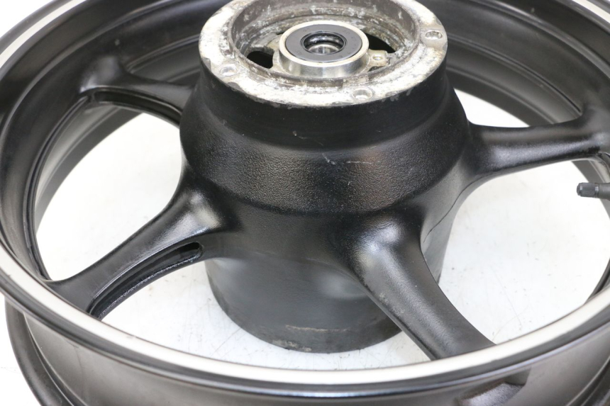 photo de LLANTA TRASERA YAMAHA XJ6 ABS 600 (2008 - 2016) - Características distintivas