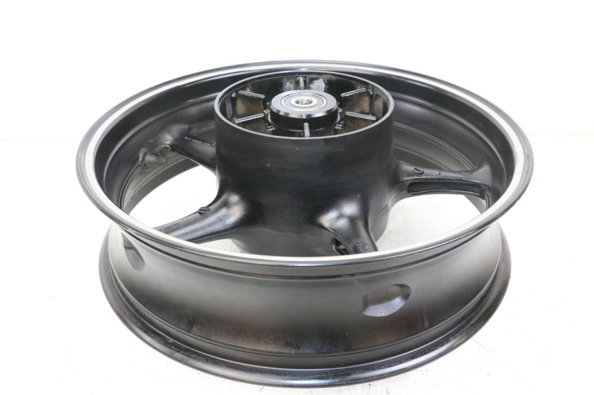 photo de LLANTA TRASERA YAMAHA XJ6 ABS 600 (2008 - 2016) - Primer plano técnico