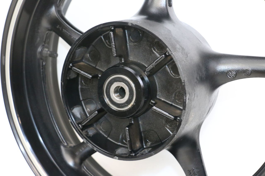 photo de LLANTA TRASERA YAMAHA XJ6 ABS 600 (2008 - 2016) - Estado de la superficie y material