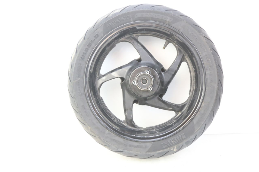 photo de LLANTA TRASERA YAMAHA XP T-MAX TMAX ABS 500 (2004 - 2007) - Primer plano técnico