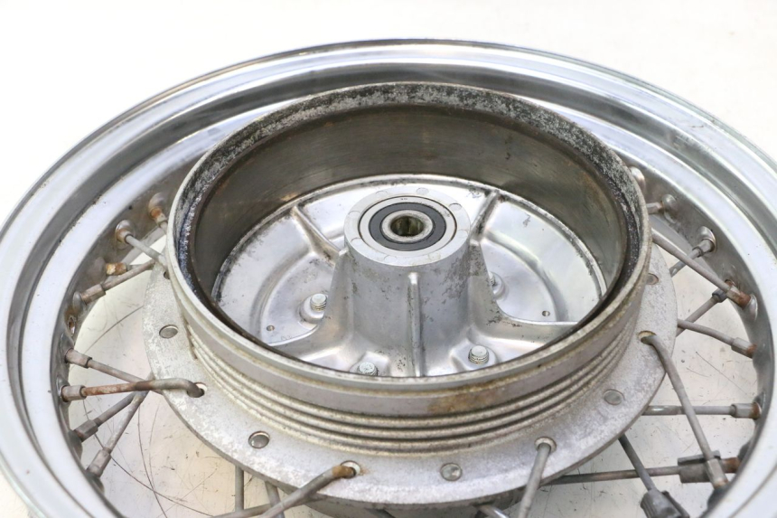 photo de LLANTA TRASERA YAMAHA XV VIRAGO 535 (1988 - 2004) - Detalles de los puntos de fijación