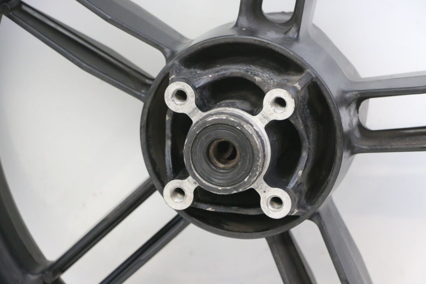 photo de LLANTA TRASERA YAMAHA TZR 50 (2008 - 2016) - Otra perspectiva