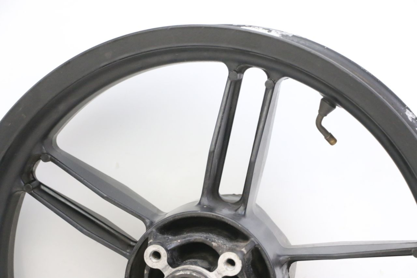 photo de LLANTA TRASERA YAMAHA TZR 50 (2008 - 2016) - Primer plano técnico