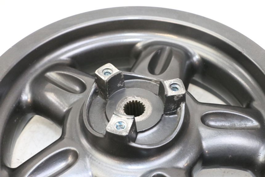 photo de LLANTA TRASERA YAMAHA YP MAJESTY 125 (2007 - 2010) - Características distintivas