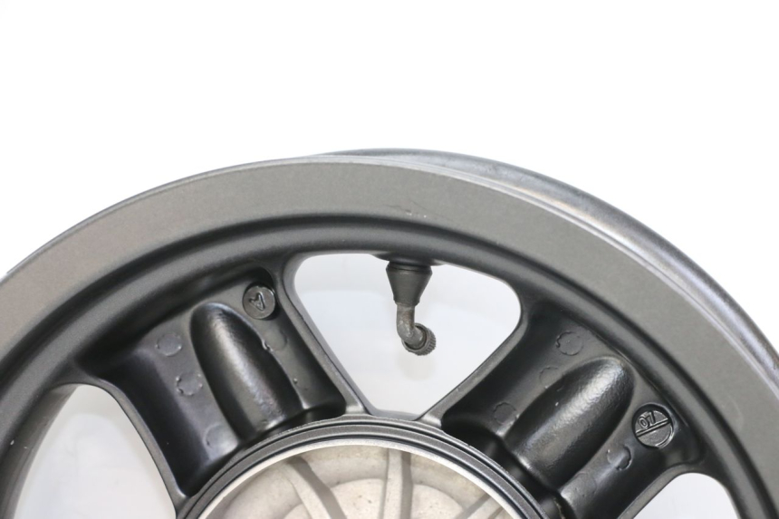 photo de LLANTA TRASERA YAMAHA YP MAJESTY 125 (2007 - 2010) - Otra perspectiva