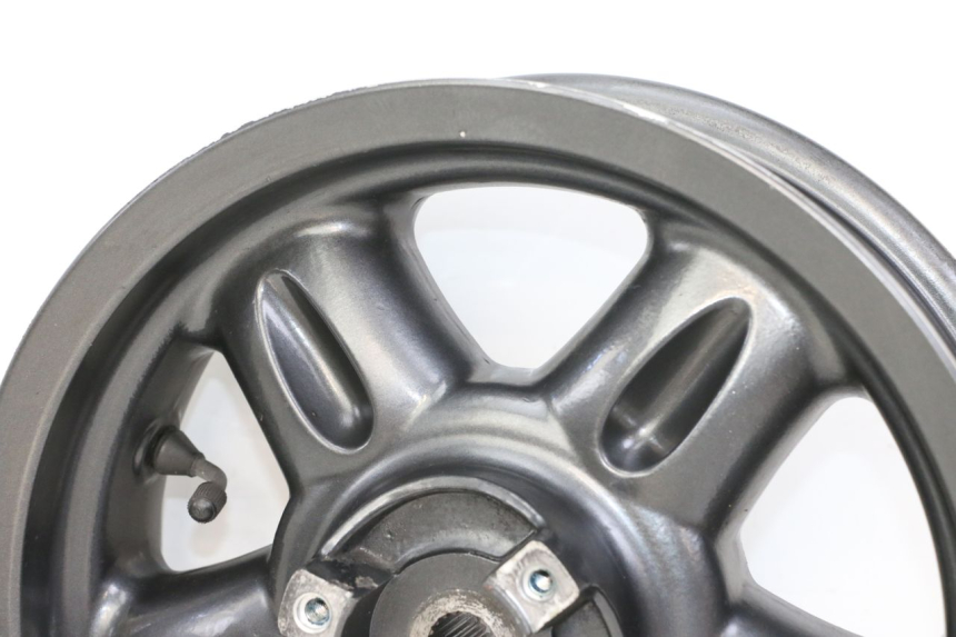 photo de LLANTA TRASERA YAMAHA YP MAJESTY 125 (2007 - 2010) - Detalles de los puntos de fijación