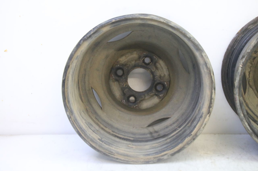 photo de LLANTA TRASERA YAMAHA YFM GRIZZLY 550 (2008 - 2015) - Características distintivas