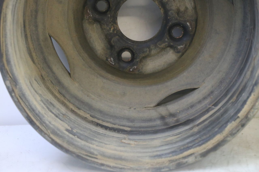 photo de LLANTA TRASERA YAMAHA YFM GRIZZLY 550 (2008 - 2015) - Primer plano de alta resolución