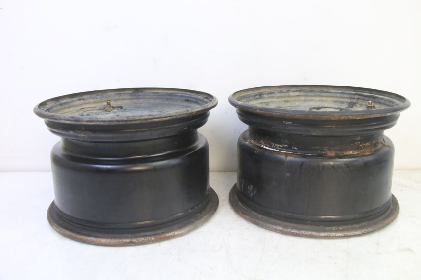 photo de LLANTA TRASERA YAMAHA YFM GRIZZLY 550 (2008 - 2015) - Estado de la superficie y material