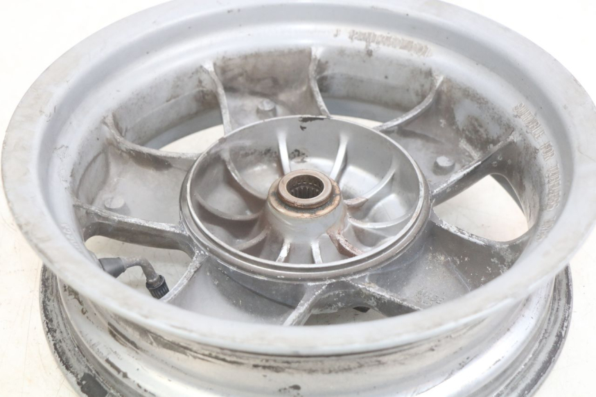 photo de LLANTA TRASERA YAMAHA YP MAJESTY 125 (1998 - 2001) - Zoom estado de uso