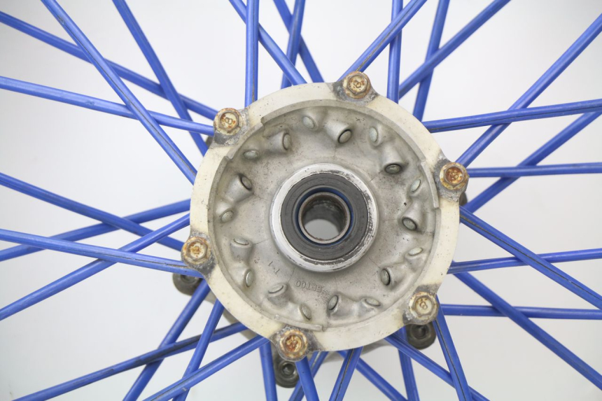 photo de LLANTA TRASERA YAMAHA YZ 125 (1998 - 2005) - Características distintivas