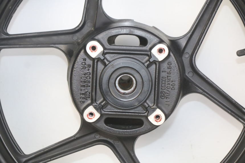 photo de LLANTA TRASERA KAWASAKI Z 750 (2007 - 2013) - Otra vista del artículo