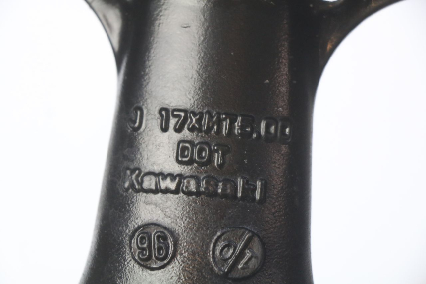 photo de LLANTA TRASERA KAWASAKI ZX-6R ZX6R 600 (1995 - 1997) - Primer plano técnico