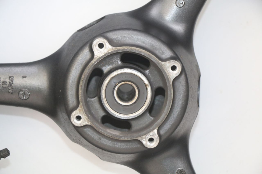 photo de LLANTA TRASERA KAWASAKI ZX-6R ZX6R 600 (1995 - 1997) - Inspección visual detallada