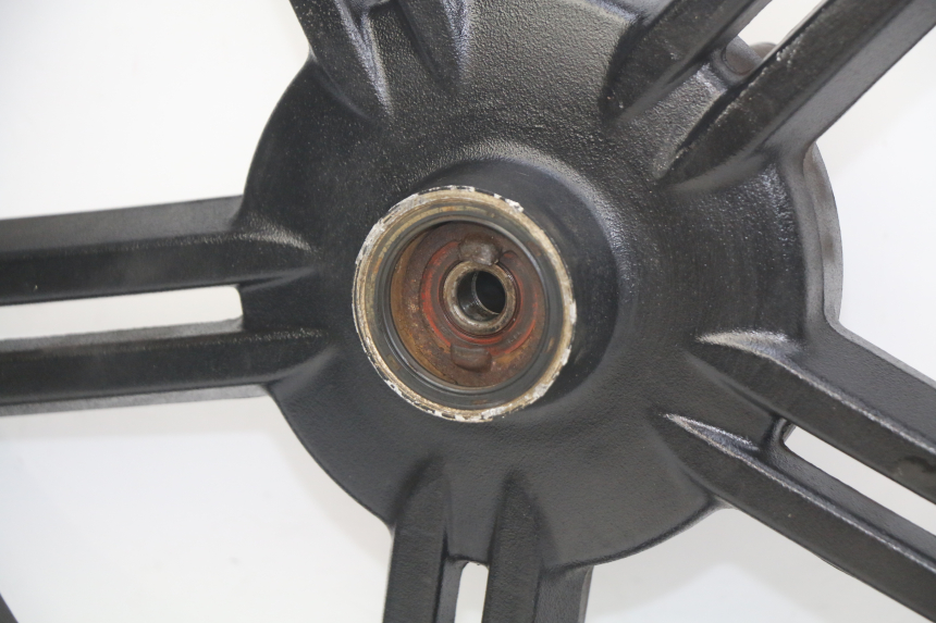 photo de RUEDA DELANTERA KYMCO AGILITY 16+ 4T 50 (2018 - 2023) - Zoom sobre los componentes