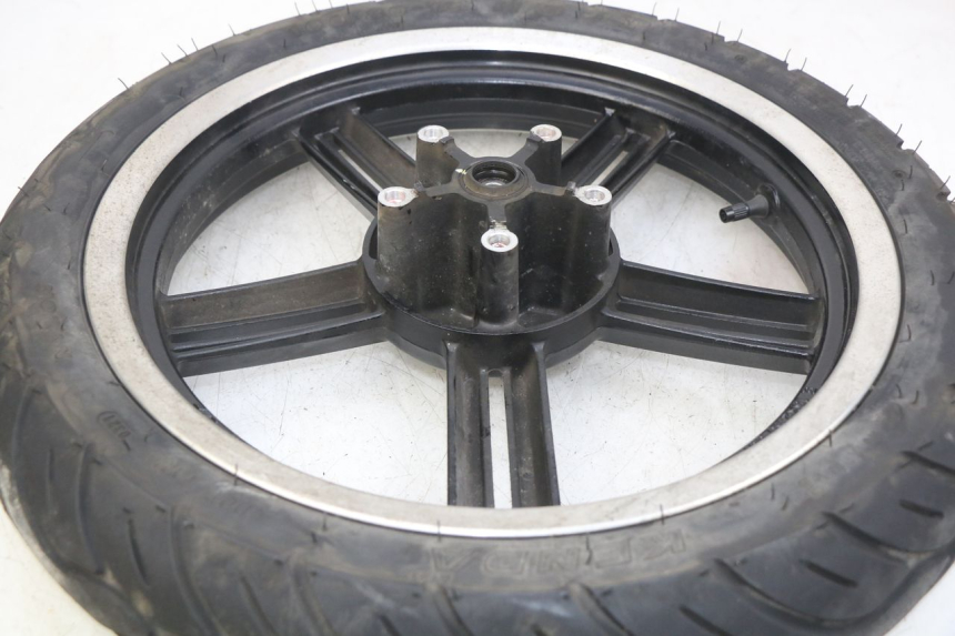 photo de RUEDA DELANTERA KYMCO AGILITY 16+ 4T 50 (2018 - 2023) - Primer plano técnico