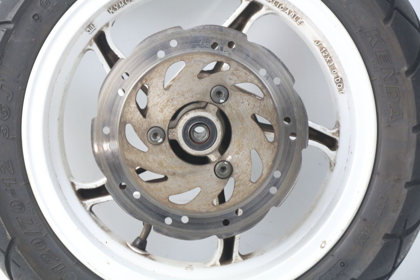 photo de LLANTA DELANTERA KYMCO AGILITY RS 2T 50 (2009 - 2013) - Detalles de los puntos de fijación