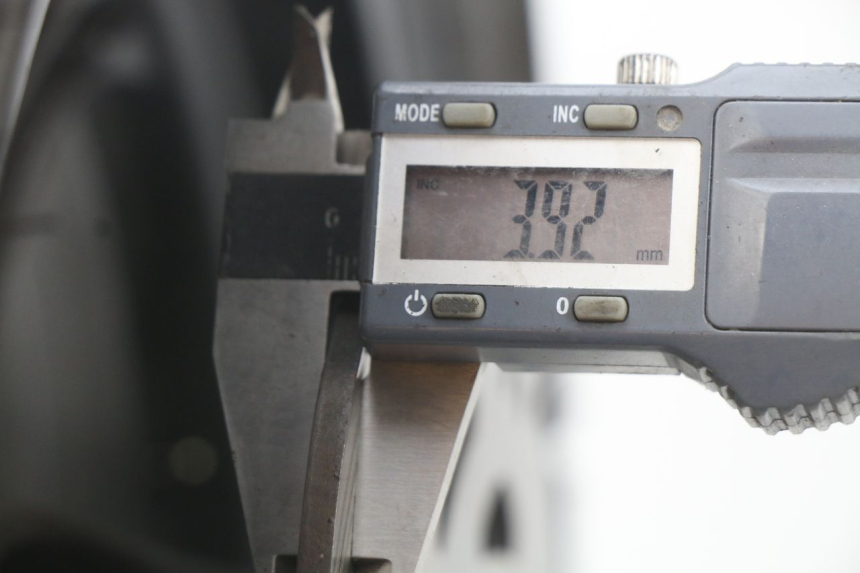 photo de LLANTA DELANTERA KYMCO AGILITY RS 2T 50 (2009 - 2013) - Detalle de la pieza