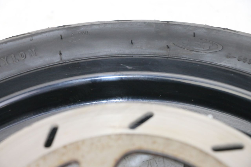 photo de LLANTA DELANTERA  APRILIA SR MOTARD 50 (2012 - 2018) - Detalles de los puntos de fijación