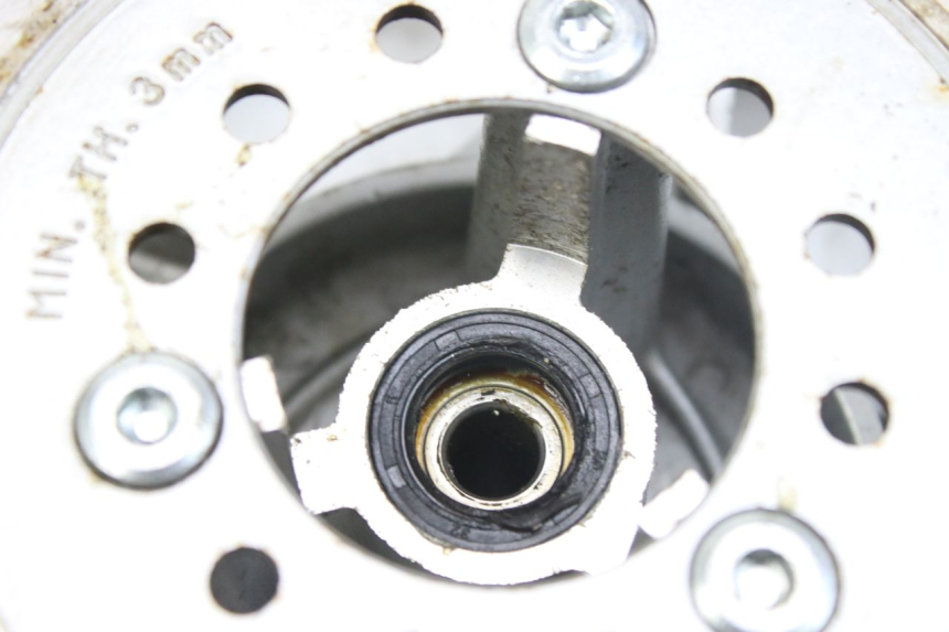 photo de LLANTA DELANTERA WILDLANDER BISCUIT 125 (2004 - 2010) - Detalles de los puntos de fijación