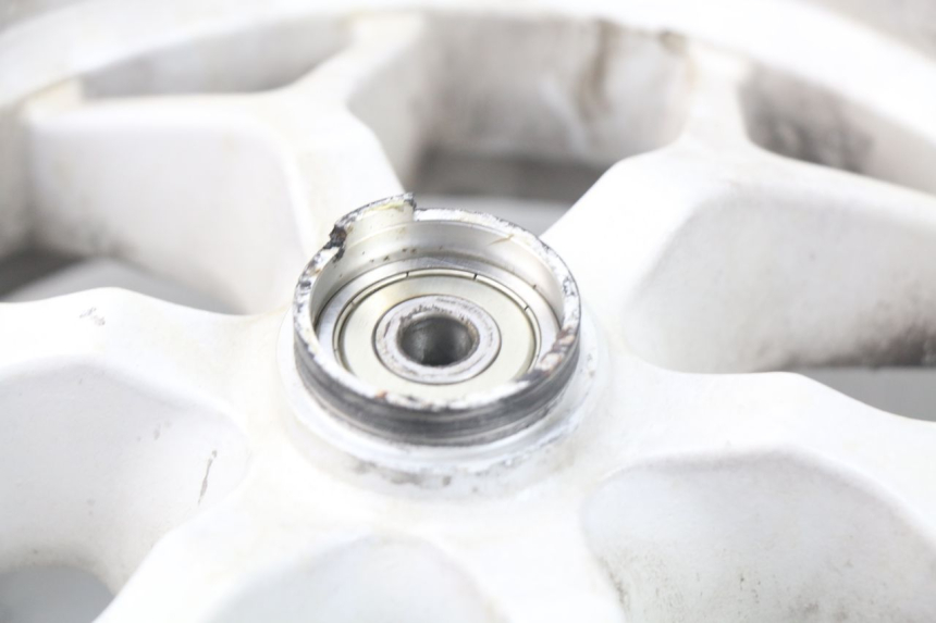 photo de LLANTA DELANTERA MBK BOOSTER SPIRIT 50 (2004 - 2017) - Detalles de los puntos de fijación