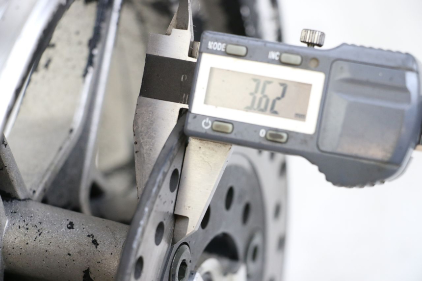 photo de LLANTA DELANTERA  TNT MOTOR BOSTON 4T 50 (2018 - 2025) - Zoom estado de uso