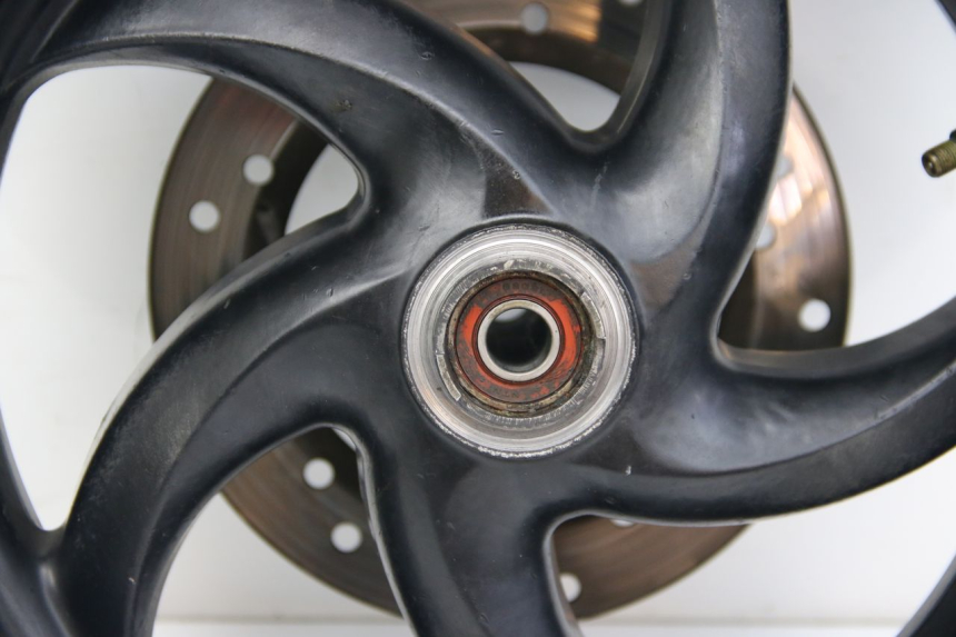 photo de LLANTA DELANTERA DERBI BOULEVARD 50 (2009 - 2006) - Características distintivas