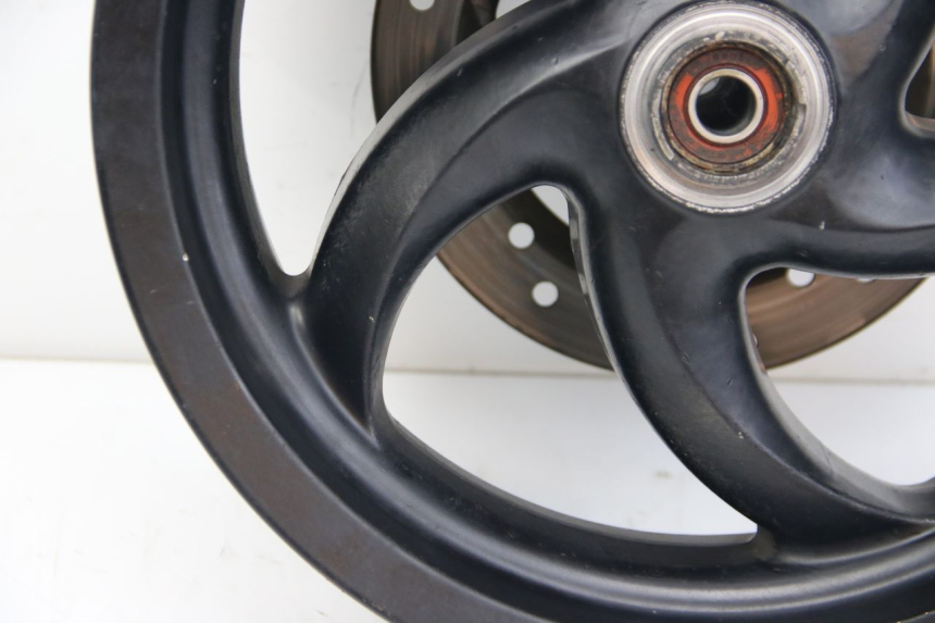 photo de LLANTA DELANTERA DERBI BOULEVARD 50 (2009 - 2006) - Zoom sobre los componentes