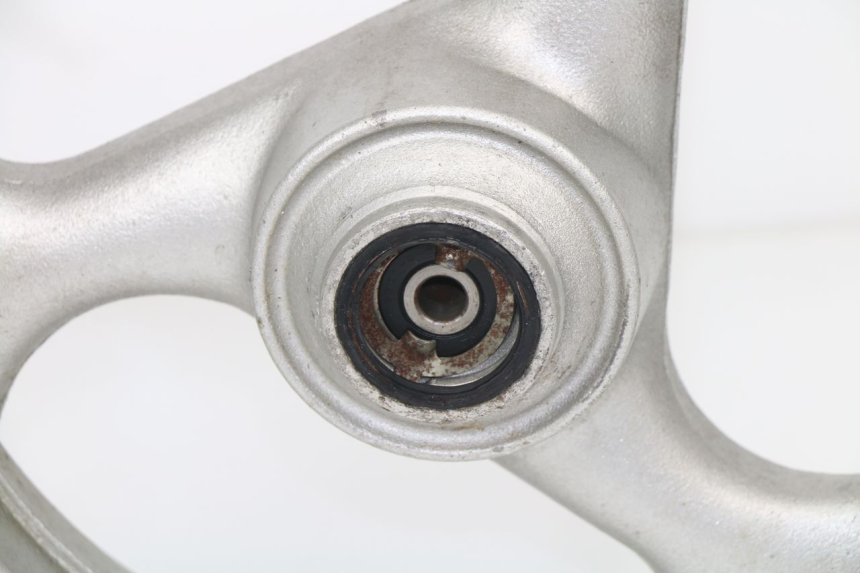 photo de LLANTA DELANTERA  BAOTIAN BT SPEEDROAD 125 (2008 - 2012) - Estado de la superficie y material