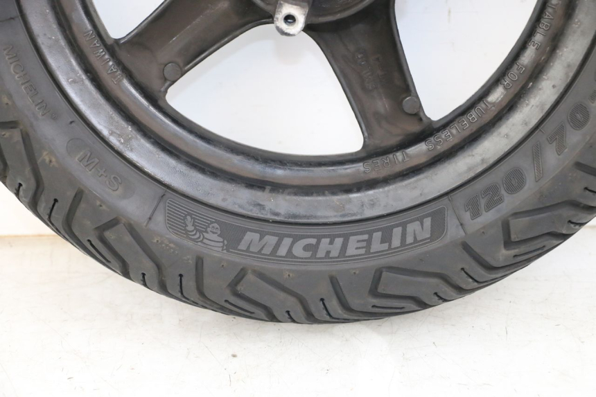 photo de LLANTA DELANTERA  YAMAHA BW'S BWS 125 (2010 - 2013) - Primer plano de alta resolución