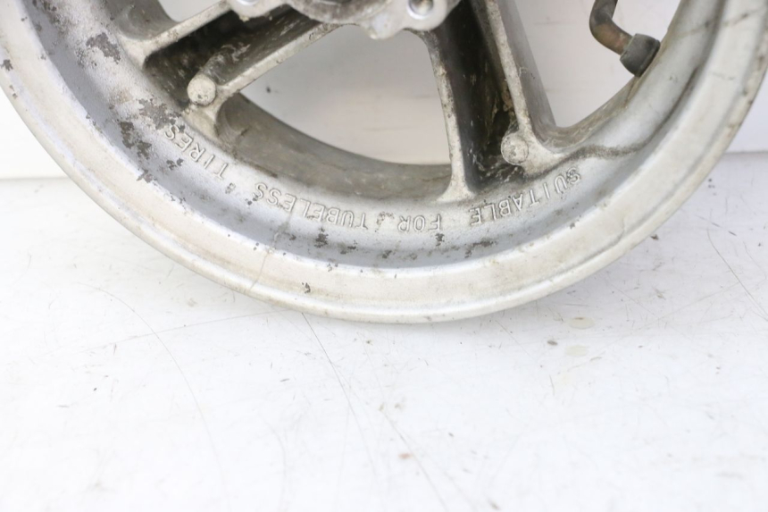 photo de LLANTA DELANTERA  YAMAHA BW'S 100 (1999 - 2002) - Primer plano técnico