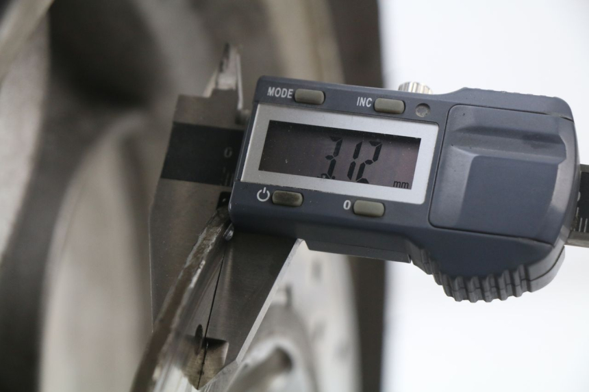 photo de LLANTA DELANTERA  ERIDER CARGO 1 (2009 - 2018) - Primer plano técnico