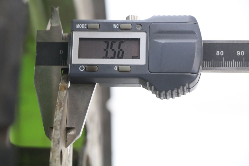 photo de LLANTA DELANTERA  REVATTO CITYONE 50 (2006 - 2008) - Zoom estado de uso