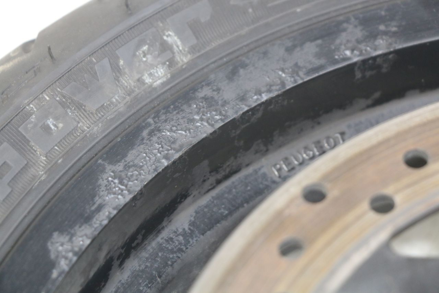 photo de LLANTA DELANTERA PEUGEOT CITYSTAR 2T 50 (2018 - 2021) - Detalles de los puntos de fijación