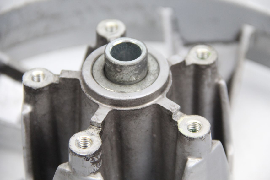 photo de LLANTA DELANTERA PEUGEOT CITYSTAR 50 (2013 - 2017) - Estado de la superficie y material