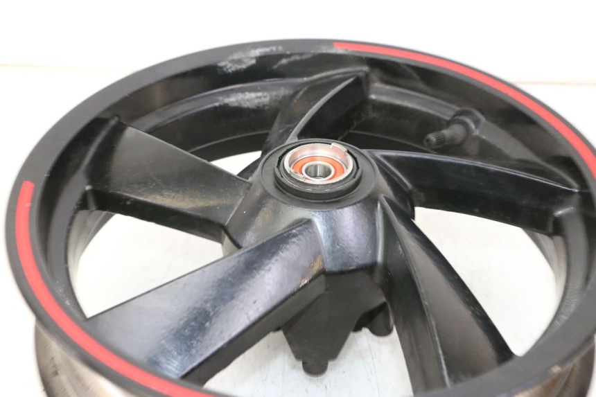 photo de LLANTA DELANTERA PEUGEOT CITYSTAR 50 (2013 - 2017) - Zoom sobre los componentes