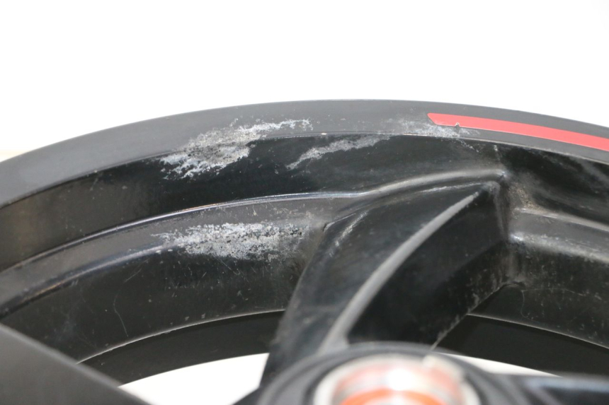 photo de LLANTA DELANTERA PEUGEOT CITYSTAR 50 (2013 - 2017) - Primer plano de alta resolución