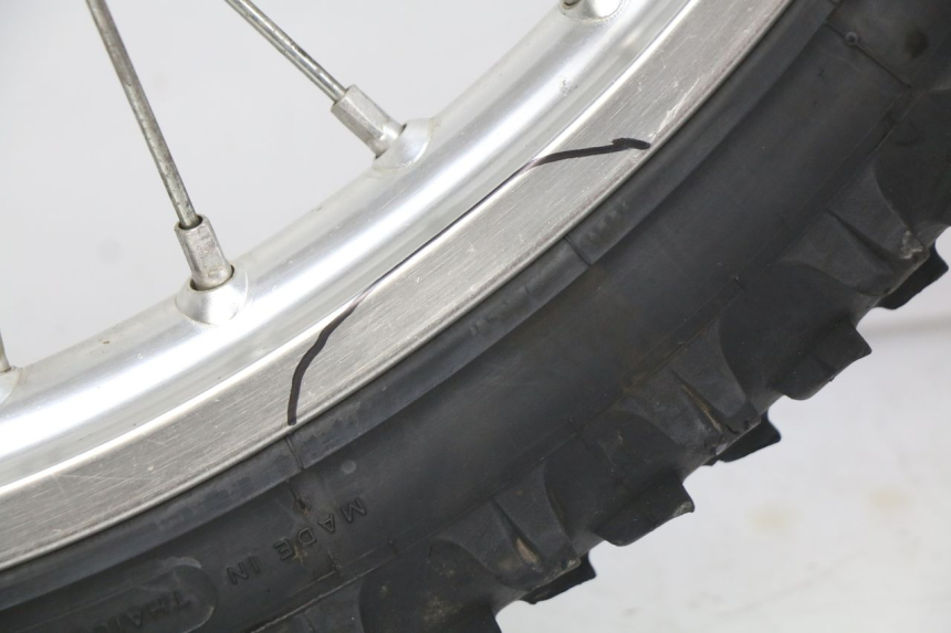 photo de LLANTA DELANTERA HONDA CRF CR-F 450 (2005 - 2008) - Enfoque en la estructura