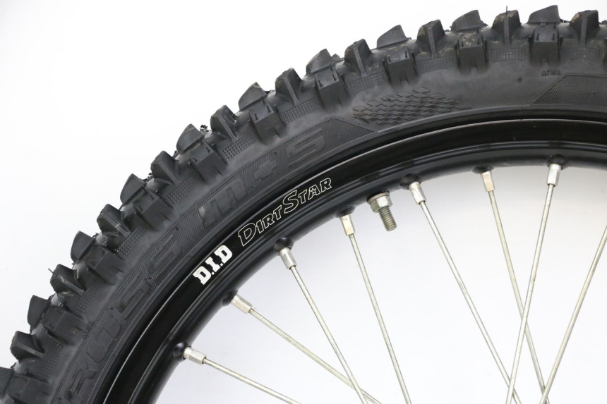 photo de LLANTA DELANTERA  HONDA CRF R 250 (2020 - 2021) - Zoom sobre los componentes