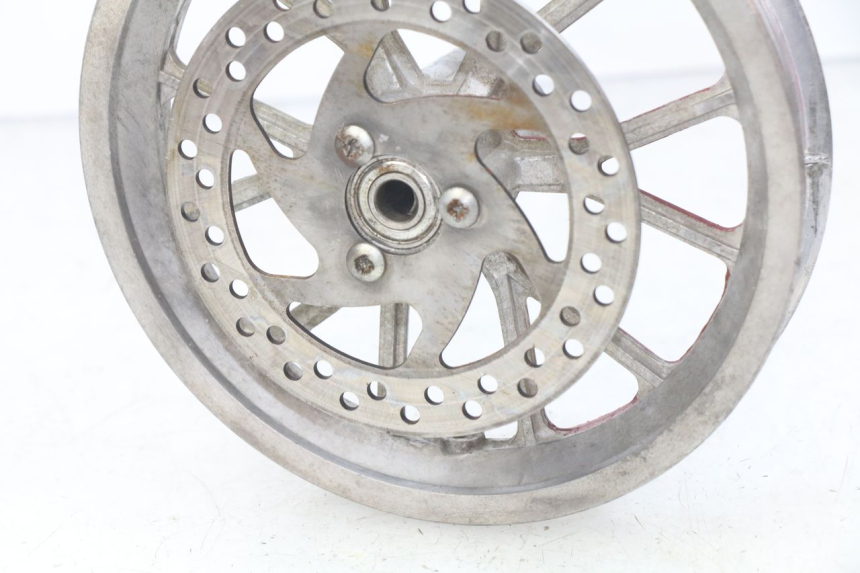 photo de LLANTA DELANTERA POCKET BIKE CROSS 50 - Detalles de los puntos de fijación